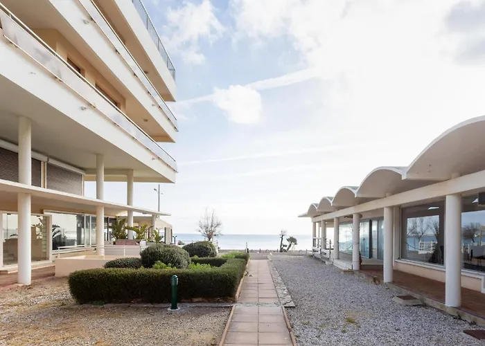 Апартаменты Le Grand Large-4 By Interhome Ле-Лаванду