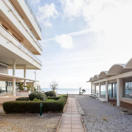Apartment Le Grand Large-4 By Interhome Le Lavandou